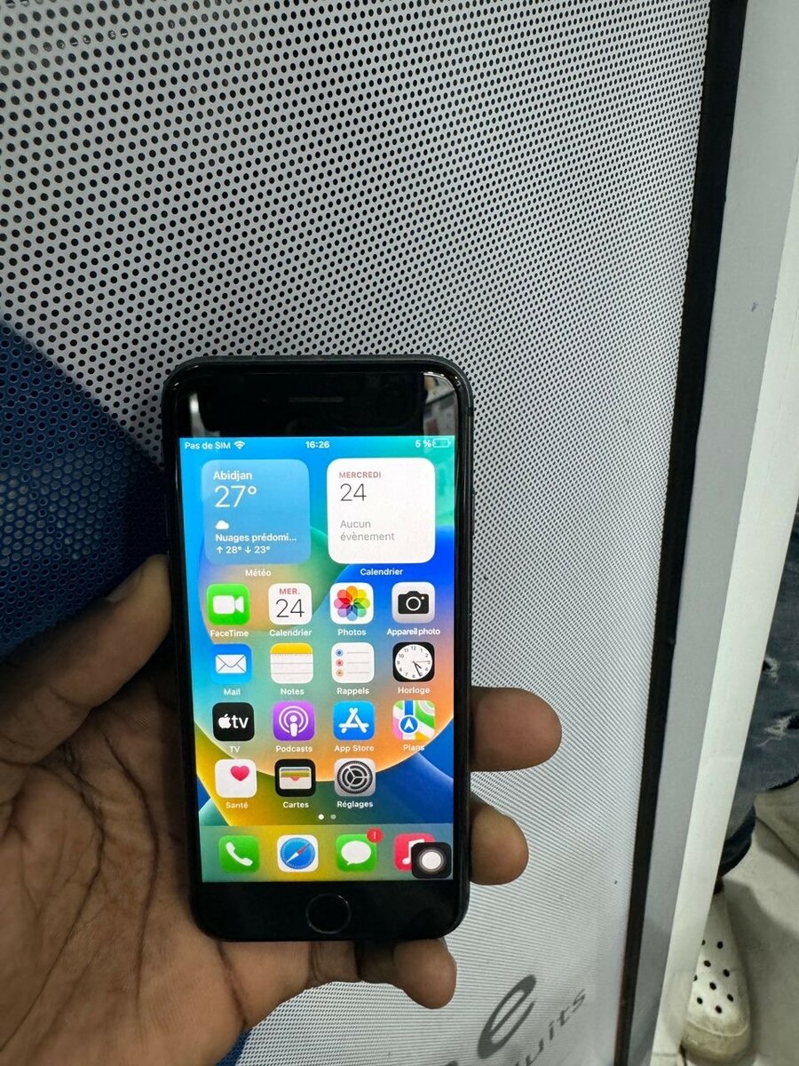 iPhone 8 64g sans empreinte