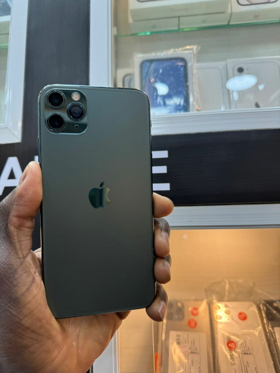 iPhone 11 Pro Max 64go quasi neuf