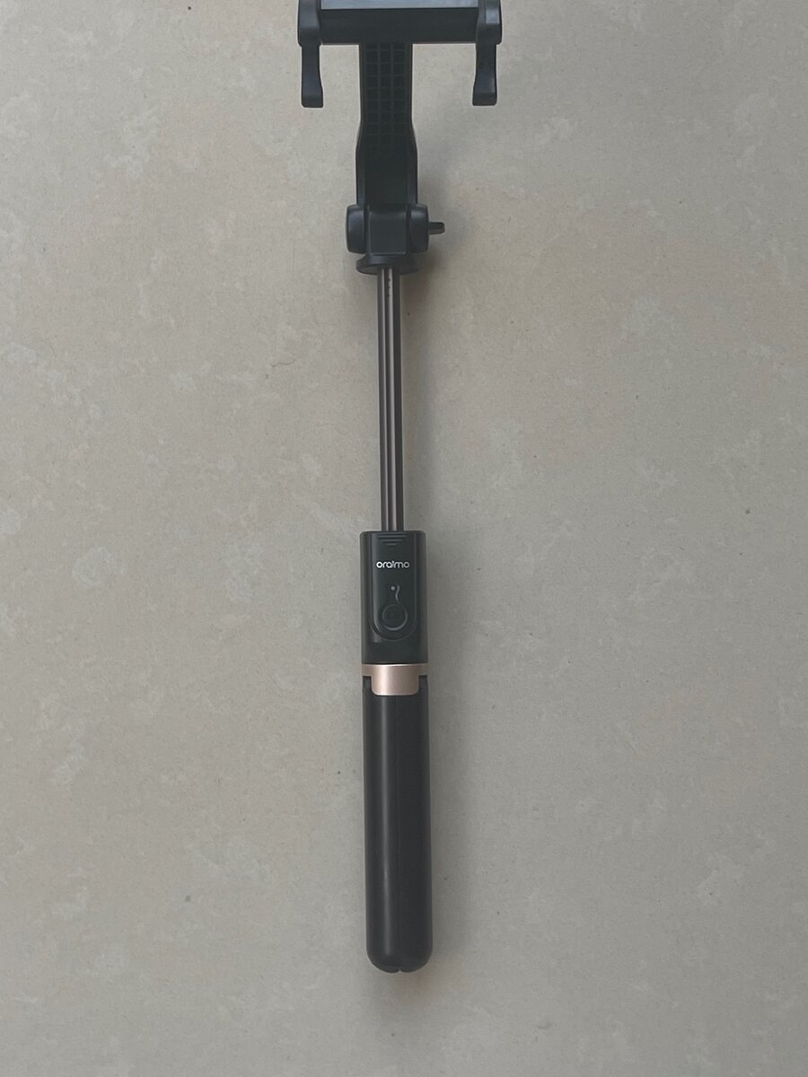 Bluetooth selfie stick