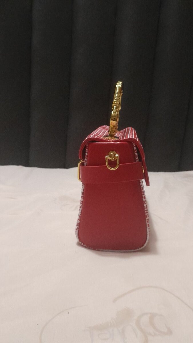 Sac à main élégant tissé