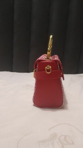 Sac à main élégant tissé