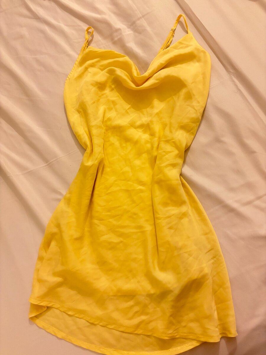 Robe jaune à bretelles