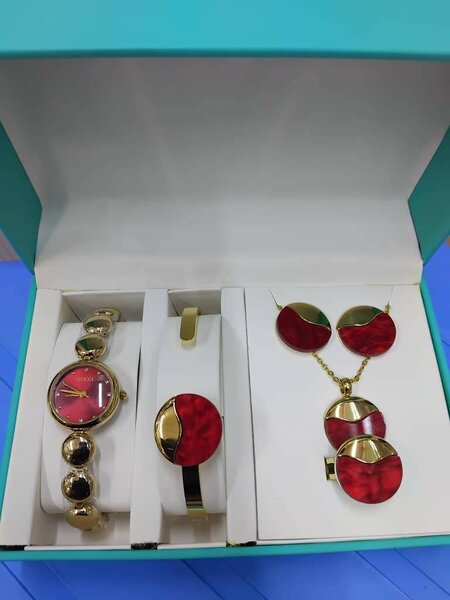 Ensemble bijoux rouges élégant