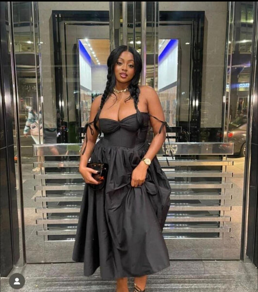 Robe noire élégante soirée