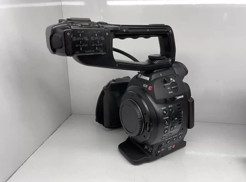 CANON c100 