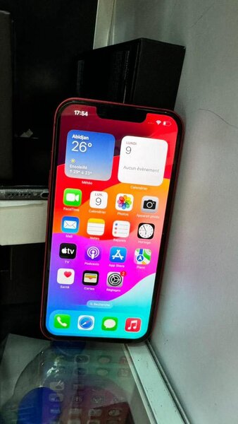 *iphone 14 128giga état très propre*  *Ecran et dos change*