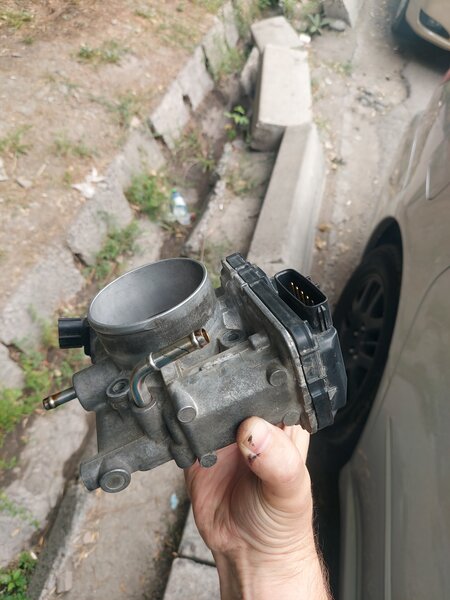 Дроссельна заслонка субару 2.5