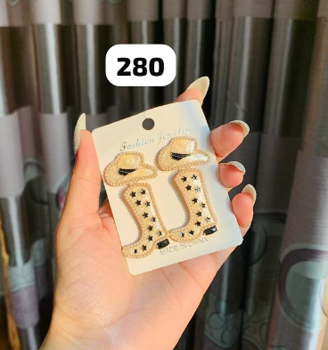 Earrings 
