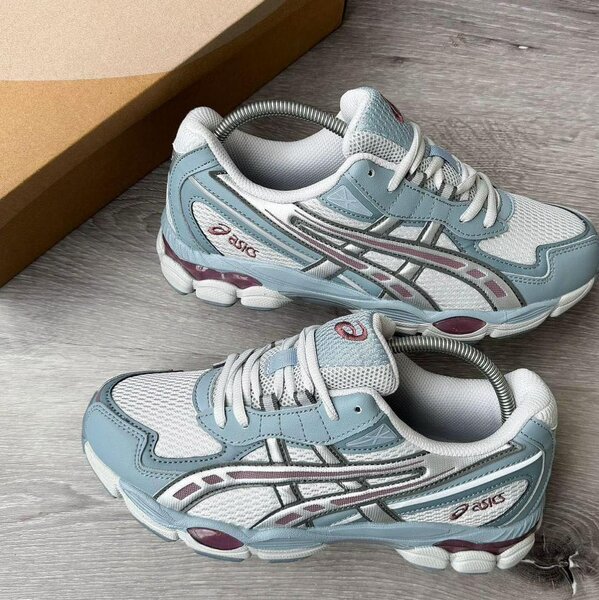 Baskets ASICS bleu marine