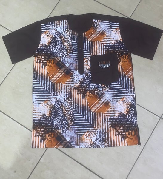 Chemises africaines à motifs colorés