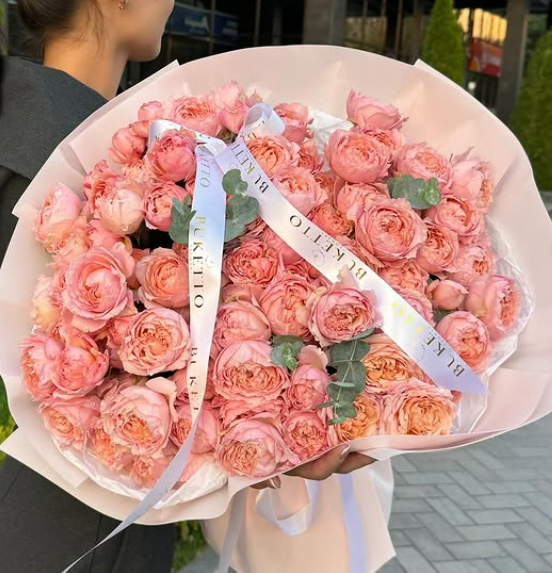 крупноголовые бутоны пионовидных спрей