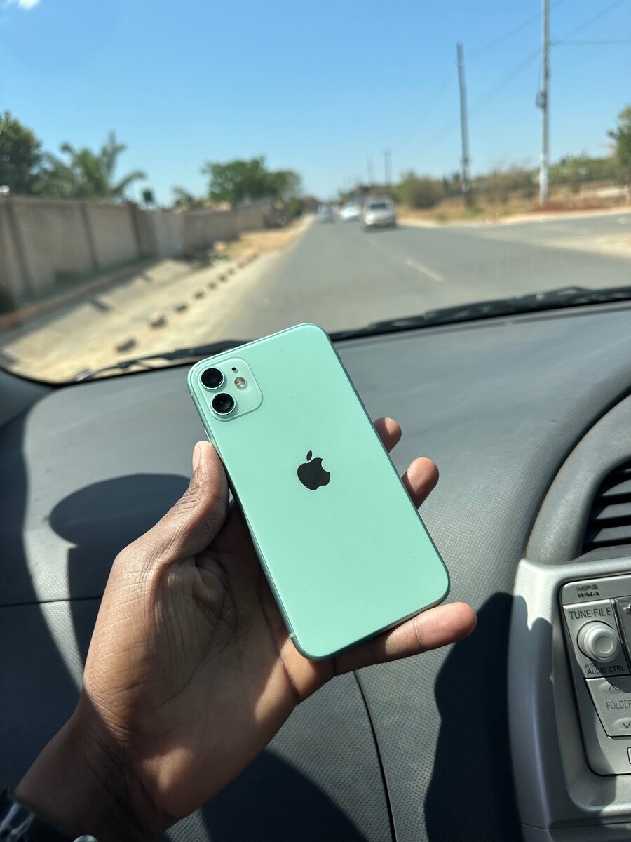 IPHONE 11