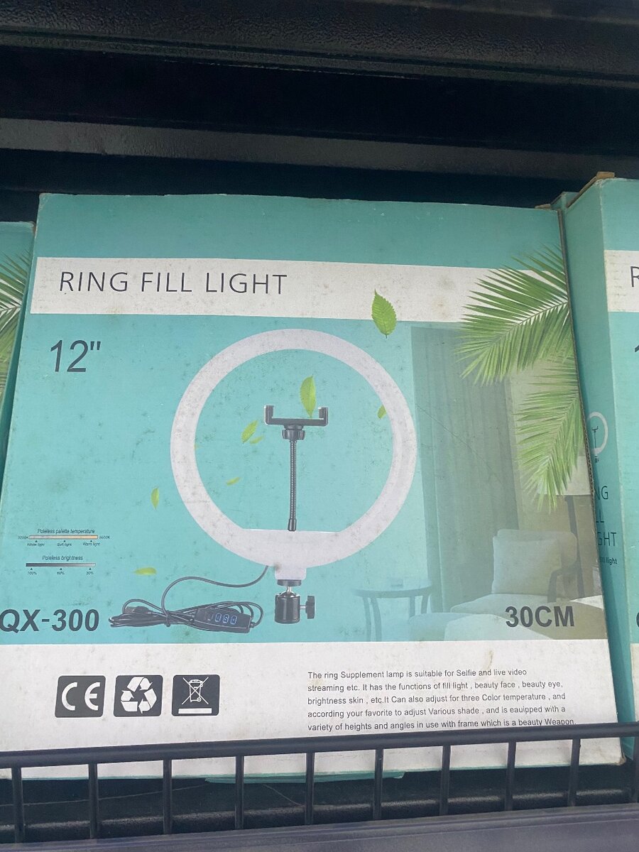 Support téléphone avec anneau LED