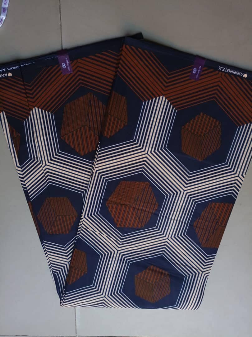 Fabric with a  print of 6 meters