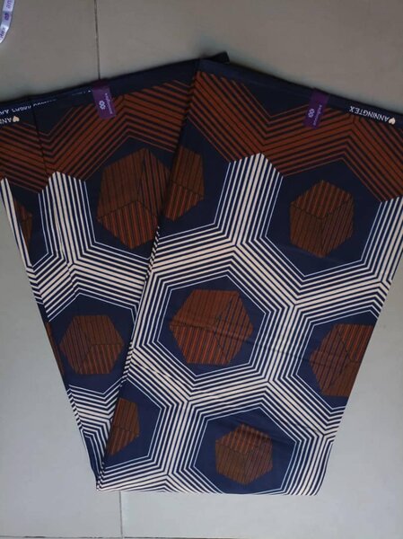 Fabric with a  print of 6 meters