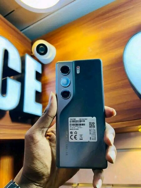 Smartphone Tecno moderne 5G