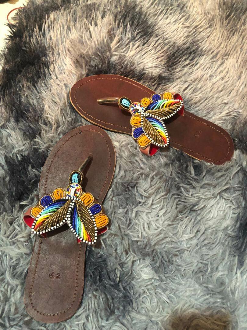 Beaded flat slippers