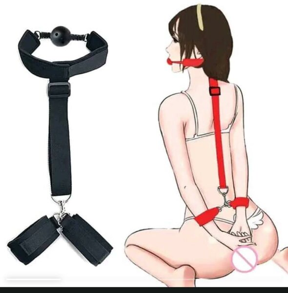 Kit BDSM avec bâillon et menottes