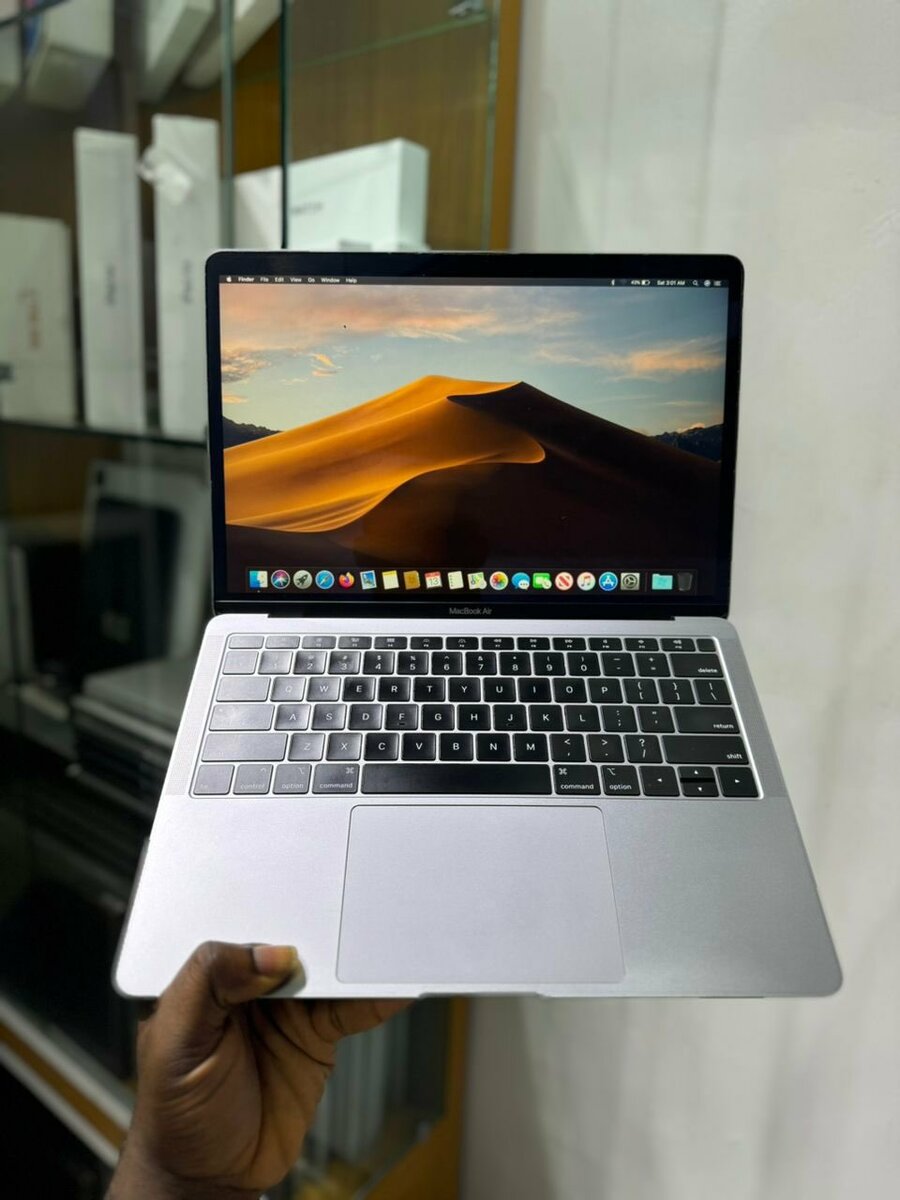 Very clean Apple MacBook