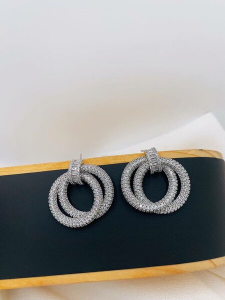 Boucles d'oreilles élégantes en strass