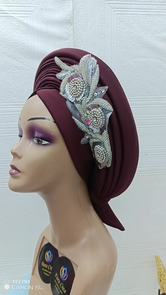 Turban élégant décoré