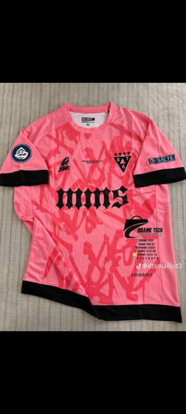 Maillot de football rose