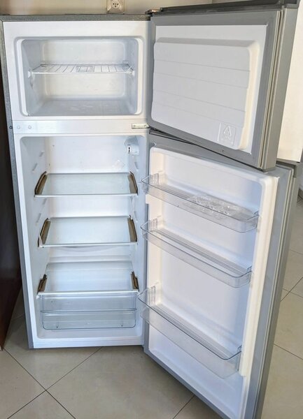 Réfrigérateur congélateur moderne