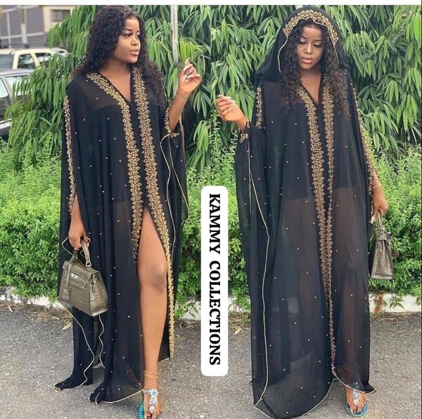 Caftan élégant noir brodé