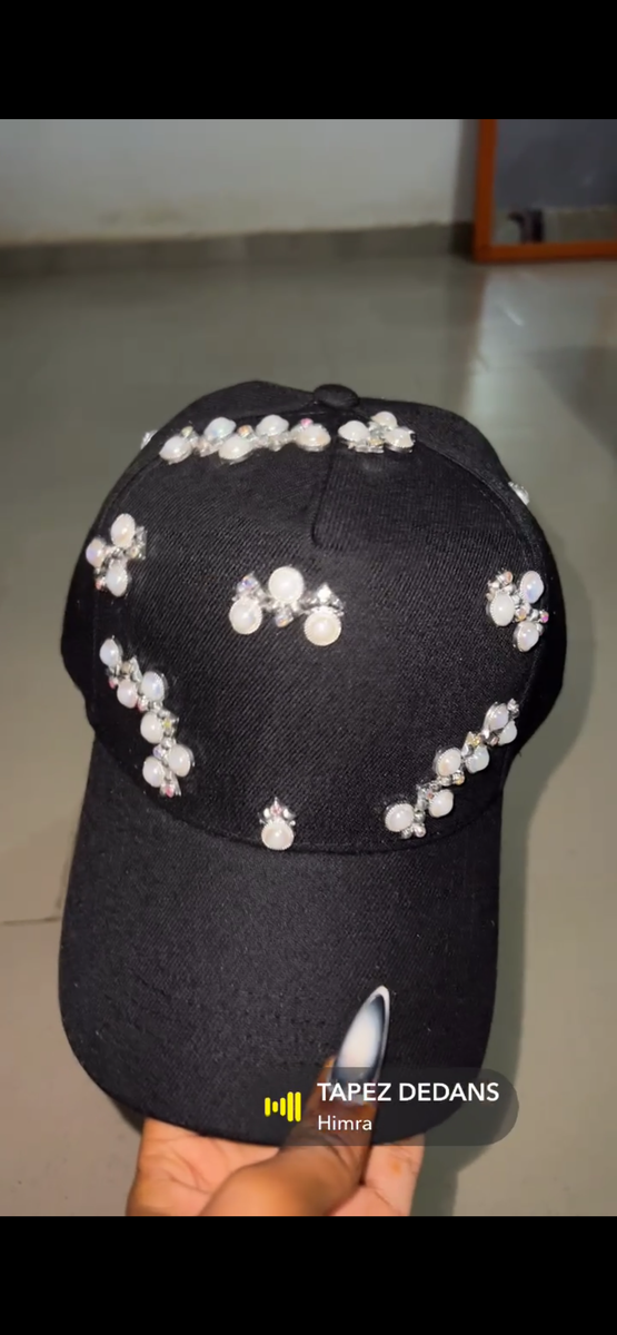 Casquette Noir Bijoux Éclatants