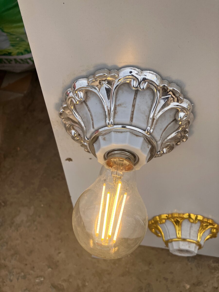 Bulb (budget bulb warm color)