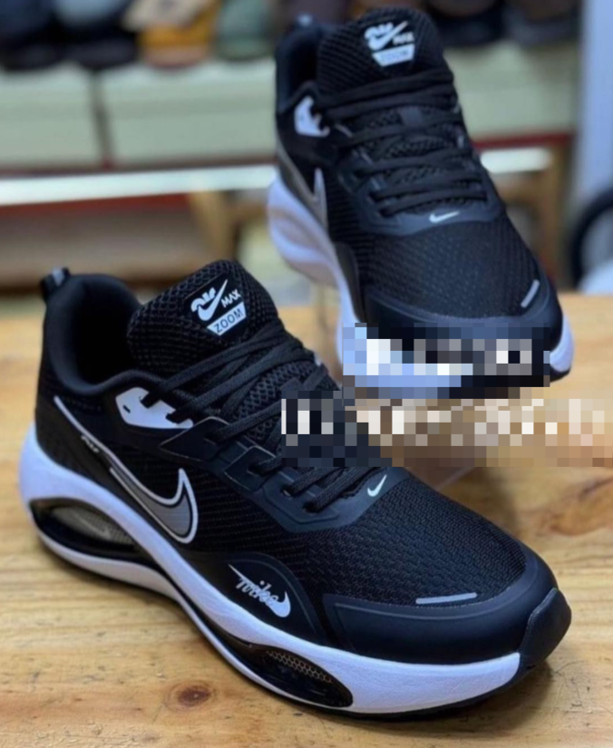 NIKE ZOOM Sneakers
