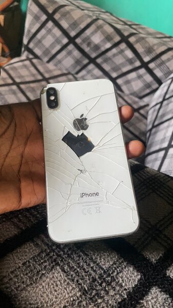 IPhone X 64gigas sans id