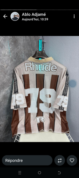 Maillot de football coloré