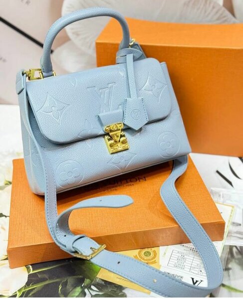 TRÈS BEAU SAC EN CUIR