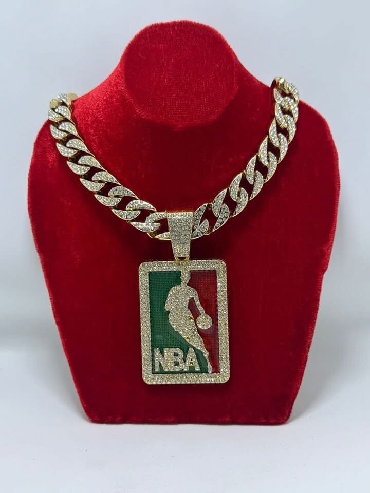 Collier pendentif NBA doré