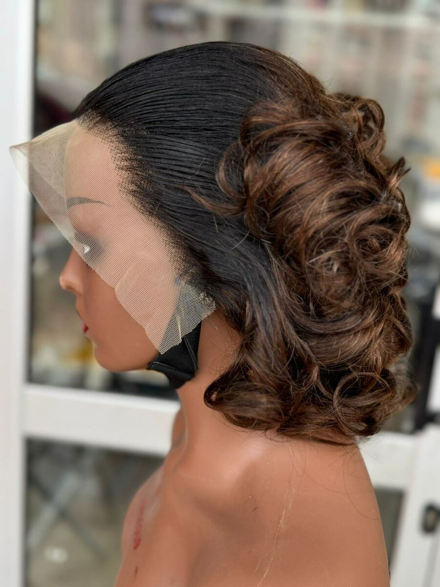 Perruque En Dentelle Bouclée