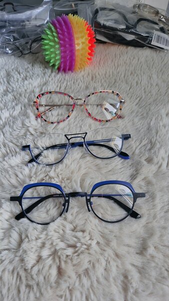 Montures de lunettes