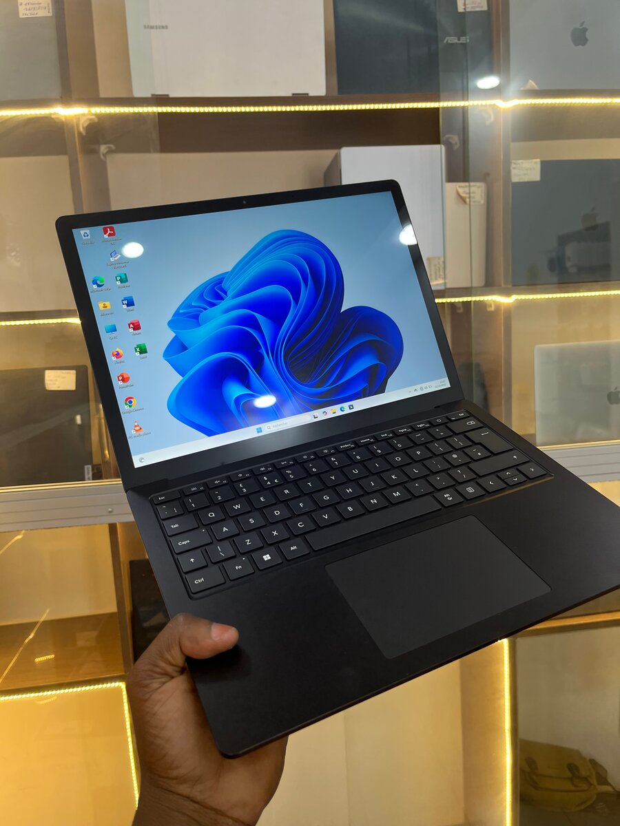 Microsoft laptop Go 5