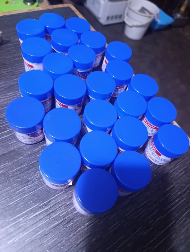 Crèmes à Base de Plantes 25pcs