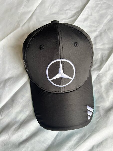 Mercedes petronas AMG 2025 cap