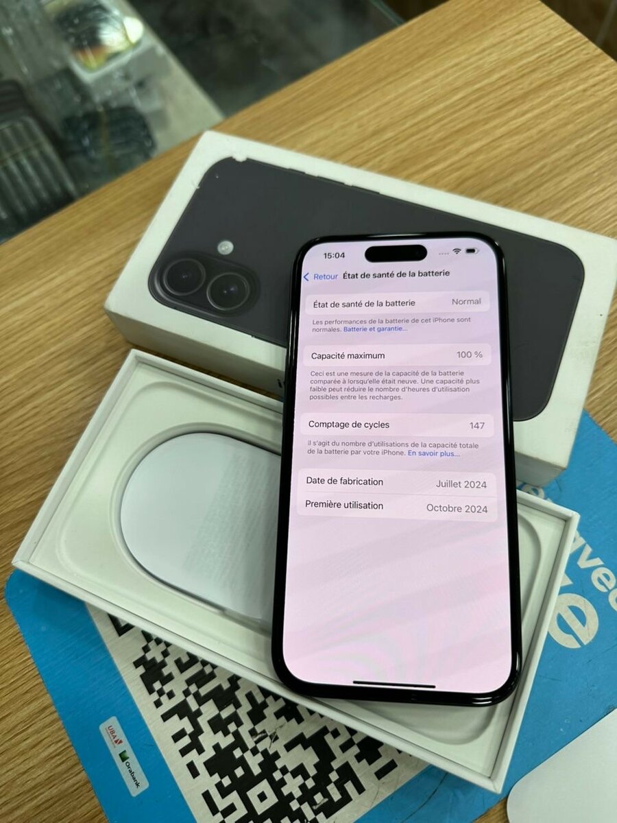 iPhone 16 simple 128giga propre Batterie : 100% Prix: 520.00