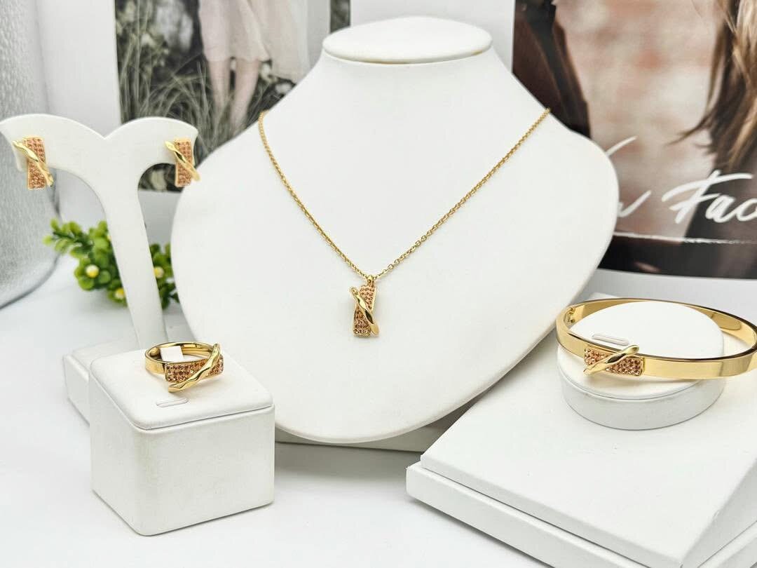 Bijoux full articles