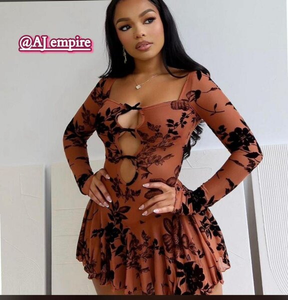 Robe florale manches longues