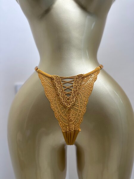 String dentelle sexy femme