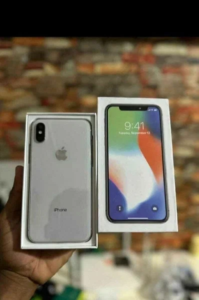 iPhone X 64Go Argent