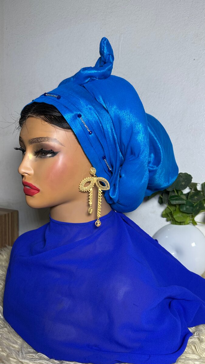 Turban en Satin Bleu Élégant