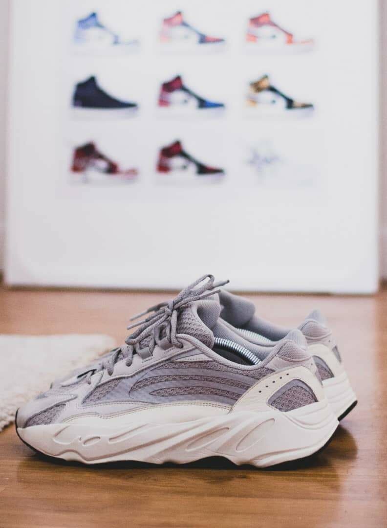 Adidas yeezy 700