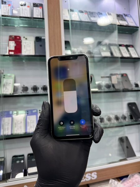 Iphone 11 simple 64giga tout