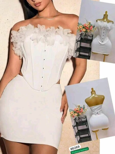 Robe corset blanche élégante