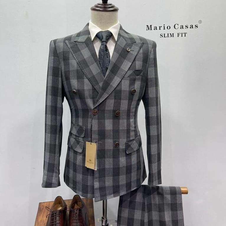 DOUBLE BREASTED SUIT